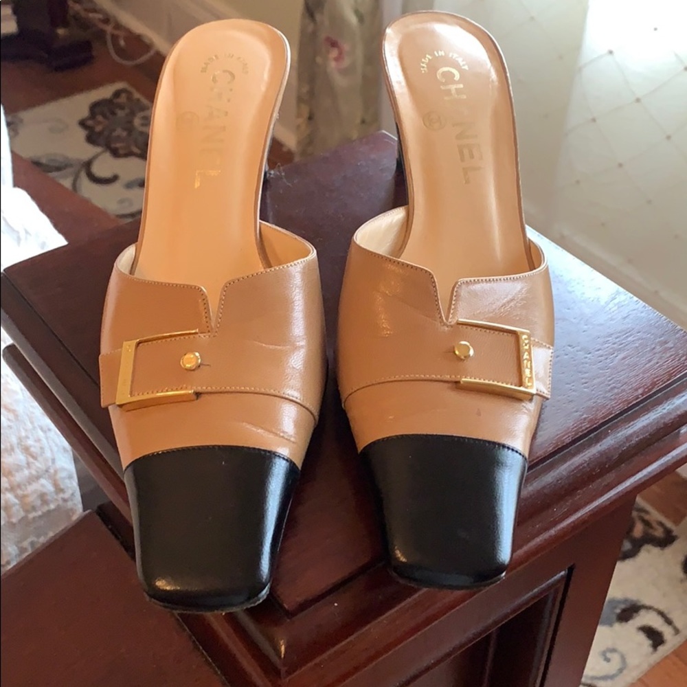 Chanel beige black shoes